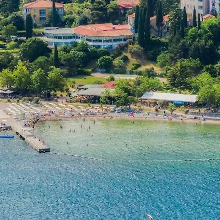 400 M From The Apartment Izola